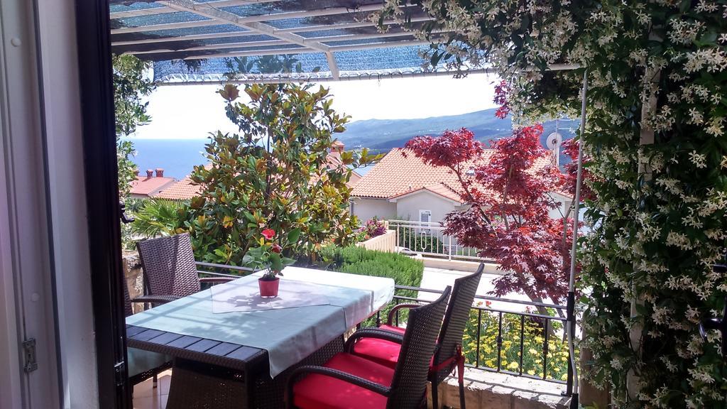 Apartments Silmare Rabac Esterno foto