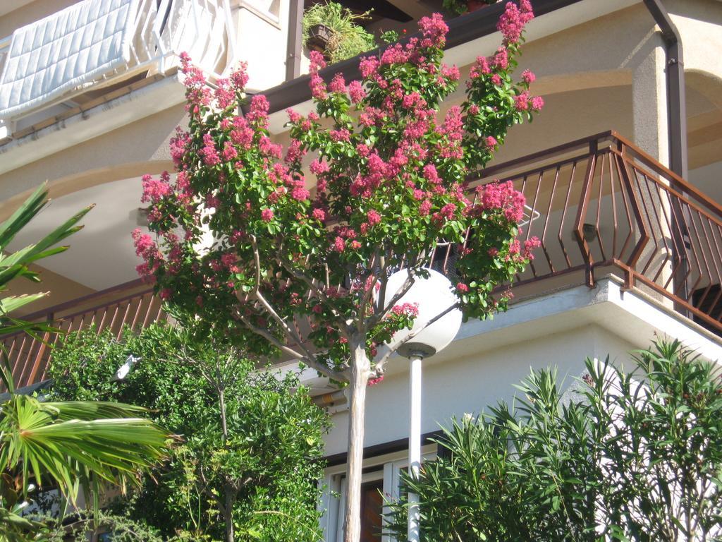 Apartments Silmare Rabac Esterno foto